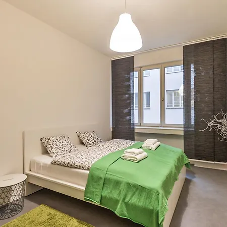 شقة Premium Central - U Pujcovny 6 *